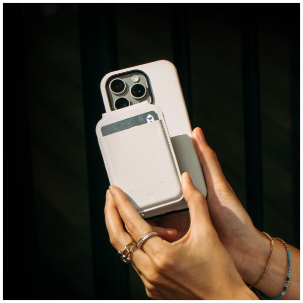 Чехол-накладка Native Union Active Case Sandstone for iPhone 16 Pro (ACTCSE-SAN-NP24P)
