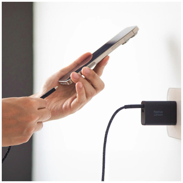 Сетевое зарядное устройство Native Union Fast GaN Charger PD 45W (1 USB-C + 1 USB-A) Port Black (FAST-PD45AC-BLK-EU)