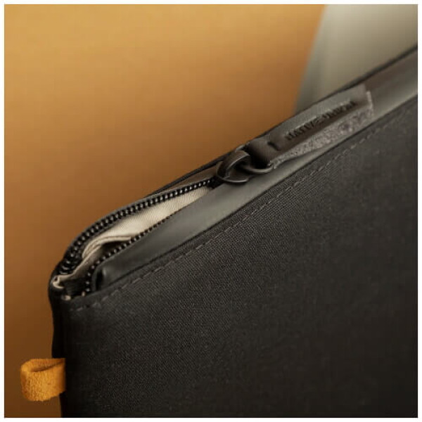 Чехол-папка Native Union W.F.A Stow Lite 16'' Sleeve Case Black (STOW-LT-MBS-BLK-16)