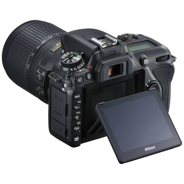 Зеркальный фотоаппарат Nikon D7500 kit (18-140mm) VR (VBA510K002)