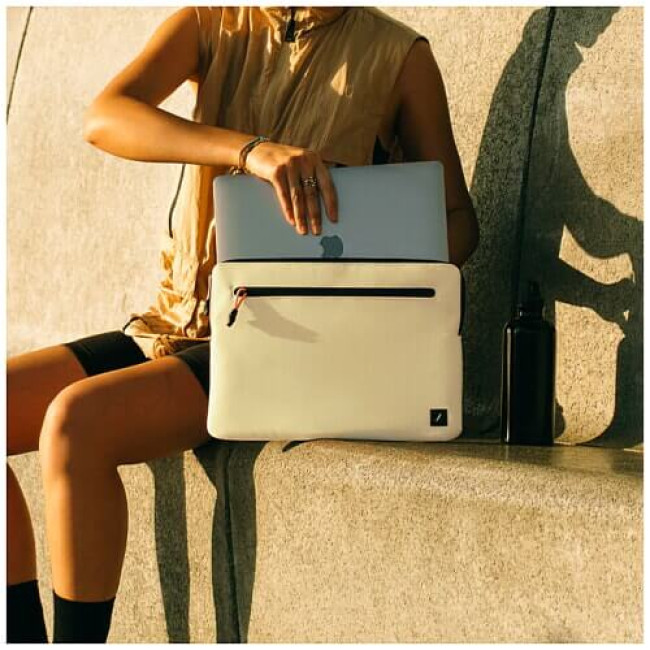 Чехол Native Union Ultralight 16'' Sleeve Case Sandstone for MacBook Pro 16'' (STOW-UT-MBS-SAN-16)