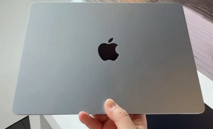 MacBook Silver - купить ноутбук Apple MacBook серебристый в Киеве