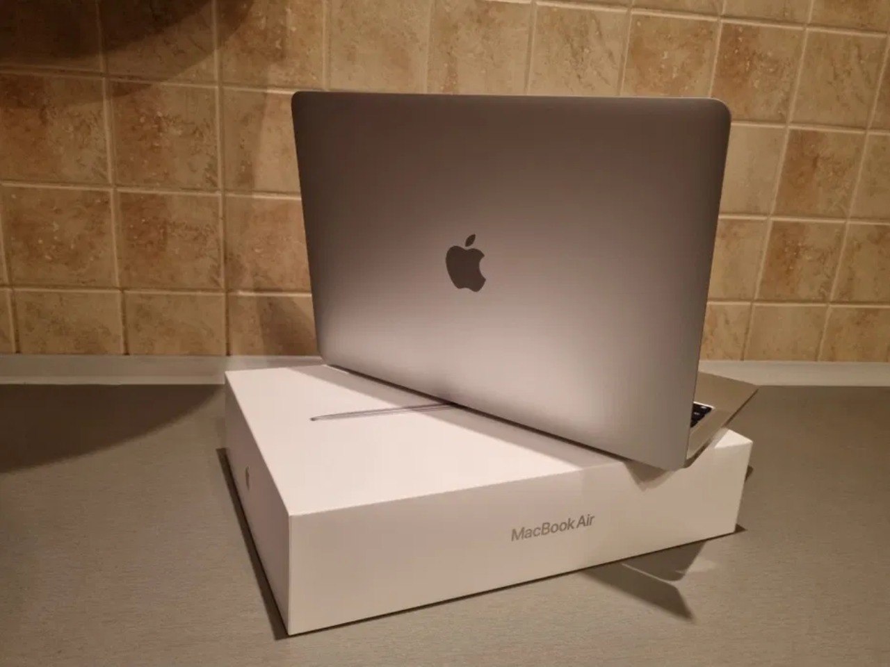 ランキング第1位 ディーライズ2号 アップル APPLE MacBook Air Retina