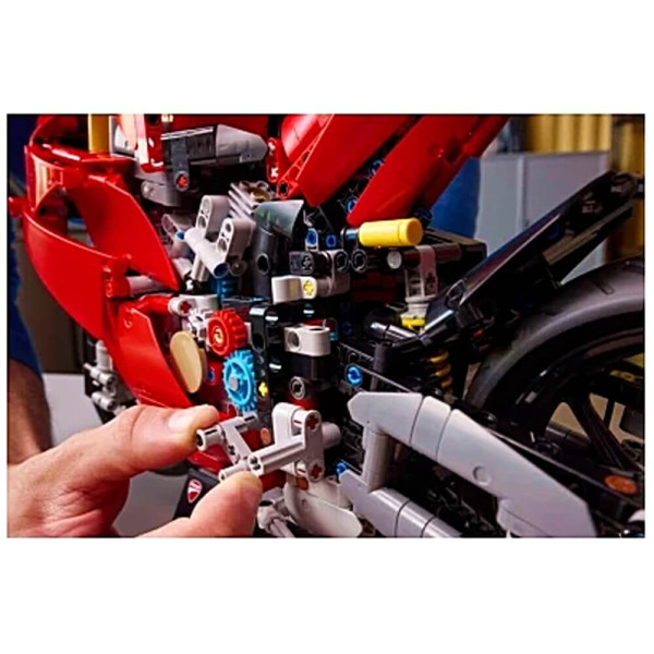 Блочний конструктор LEGO Technic Мотоцикл Ducati Panigale V4 S 1603 деталі (42202)